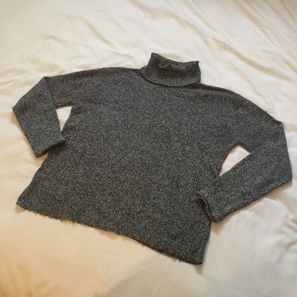 Cute pepper black grey long sleeve turtleneck - Picture 2 of 8